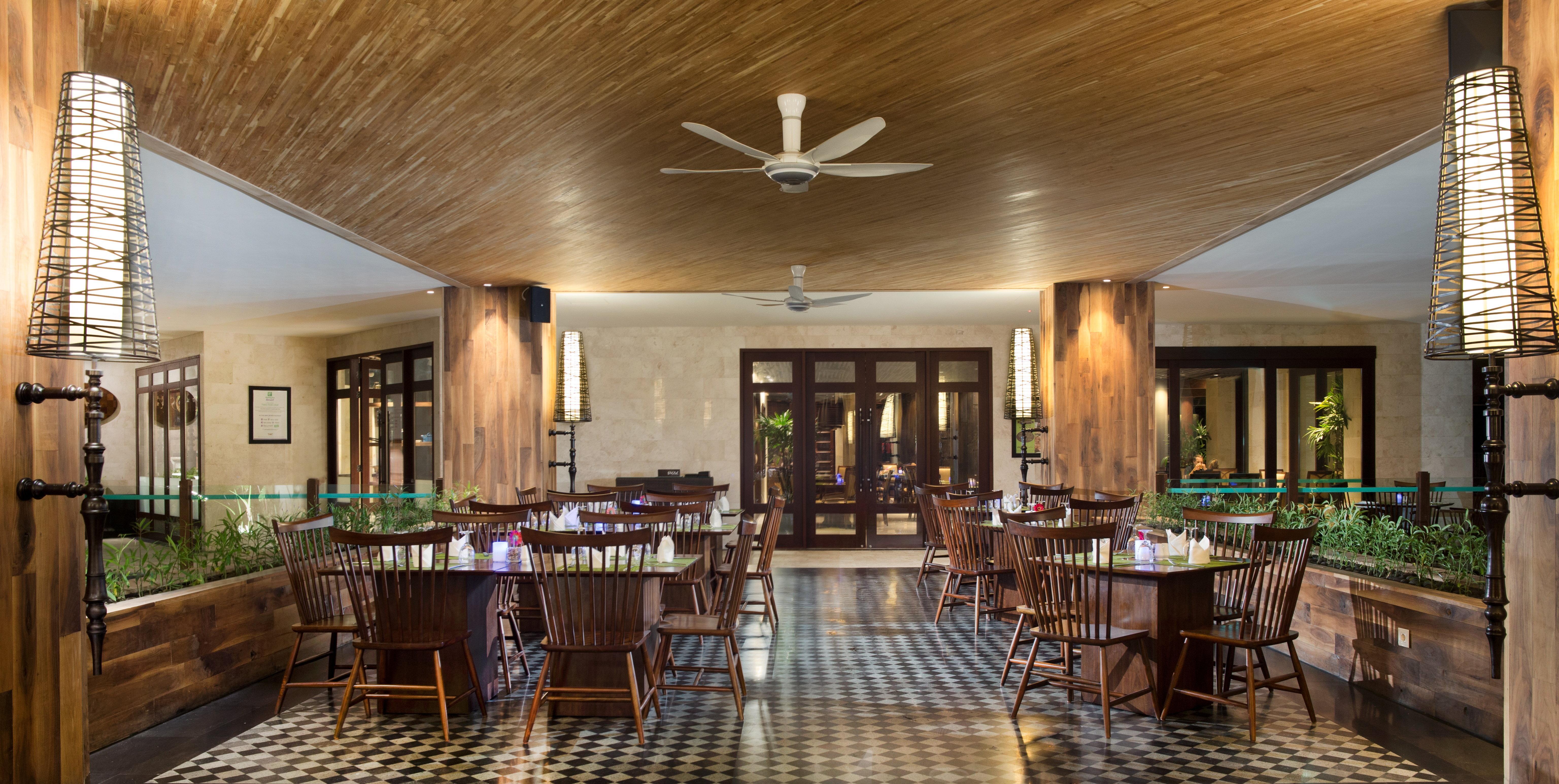 Holiday Inn Resort Bali Nusa Dua By Ihg Exterior photo The restaurant at the hotel