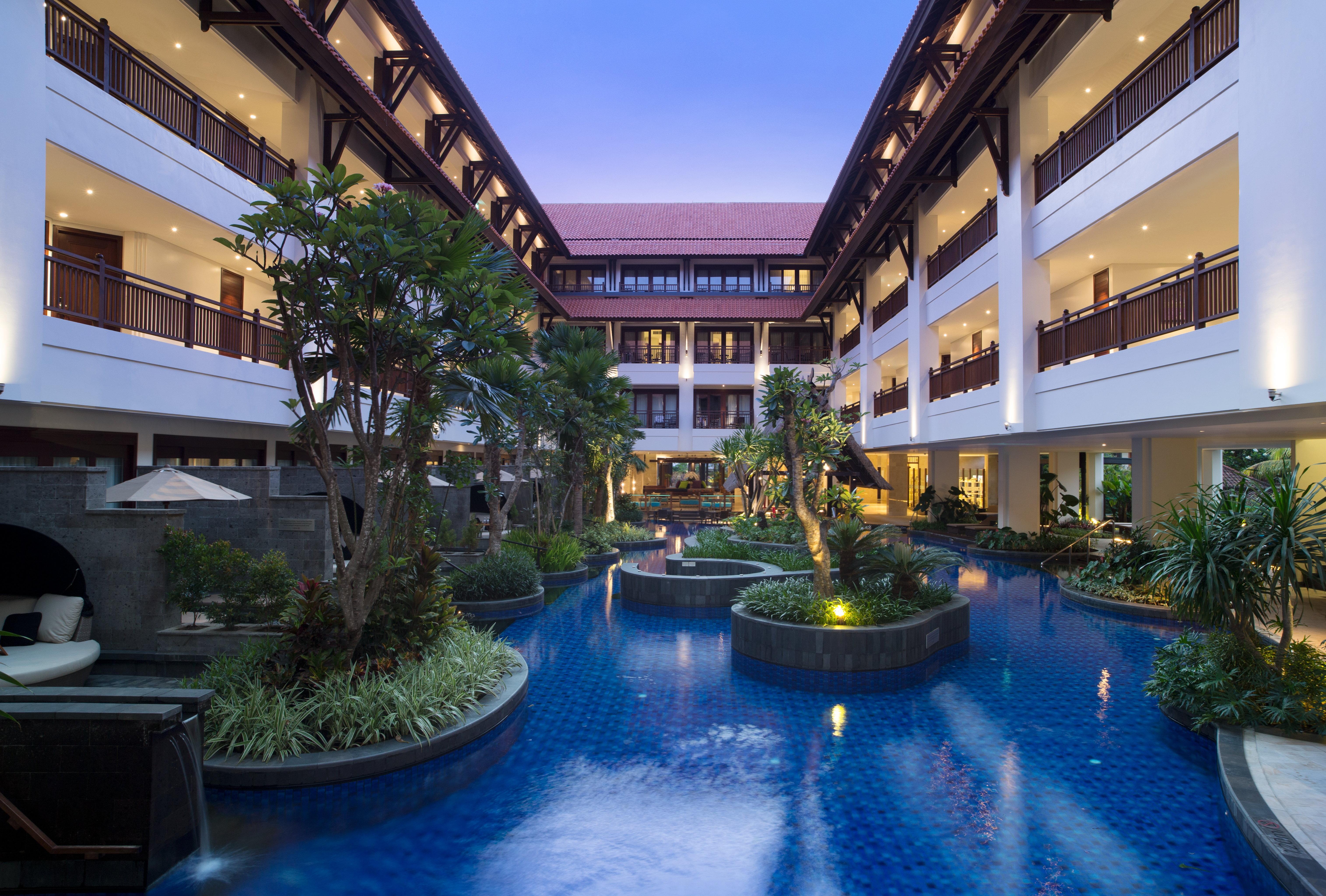 Holiday Inn Resort Bali Nusa Dua By Ihg Exterior photo The pool at the hotel